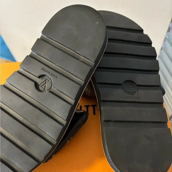 Louis Vuitton mule sandals - Picture 7 of 11